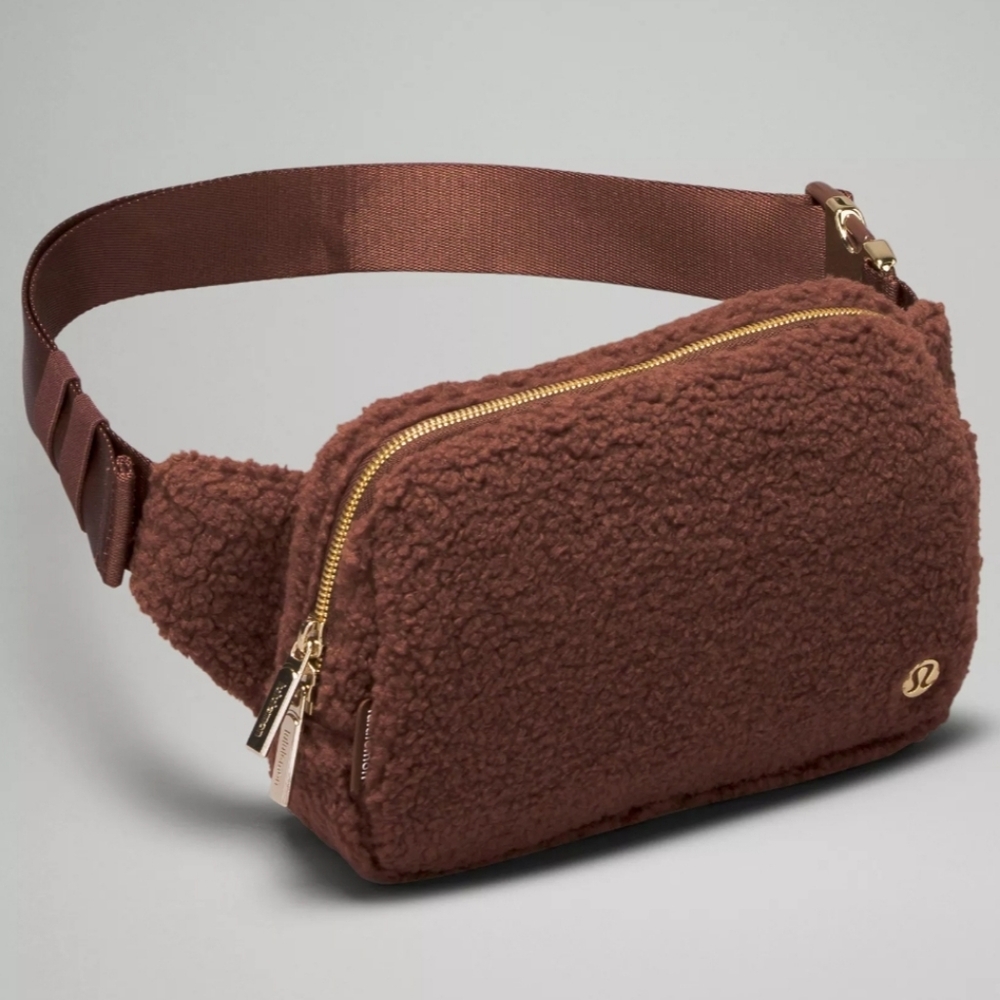 NWT Lululemon 2L Everywhere Fleece Belt Bag